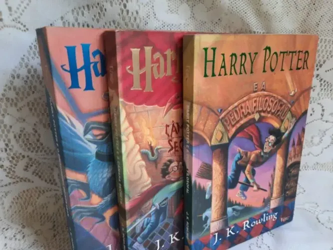 Harry Potter e a Pedra Fundamental/ e a Câmara Secreta/ Prisioneira J. K. Rowling (3 Vol.)
