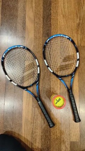 Par de raquetes Babolat e tres bolas Wilson