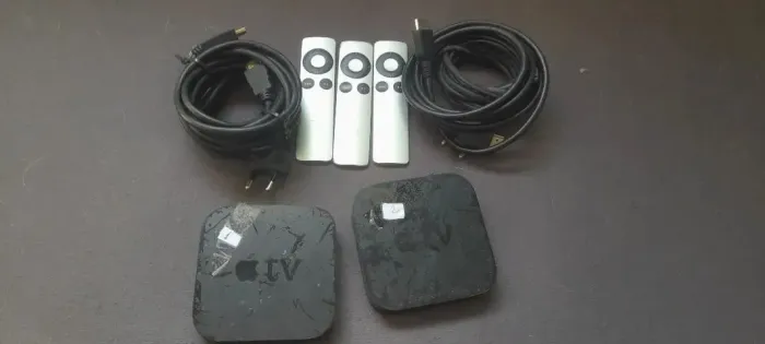 2 aparelhos Apple TV (3ª geração)