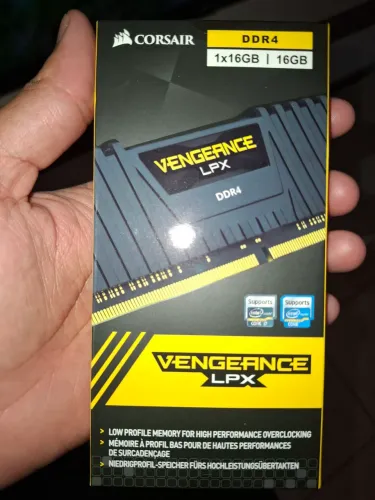 Memória RAM Corsair Vengeance LPX 16GB DDR4 2666MHz