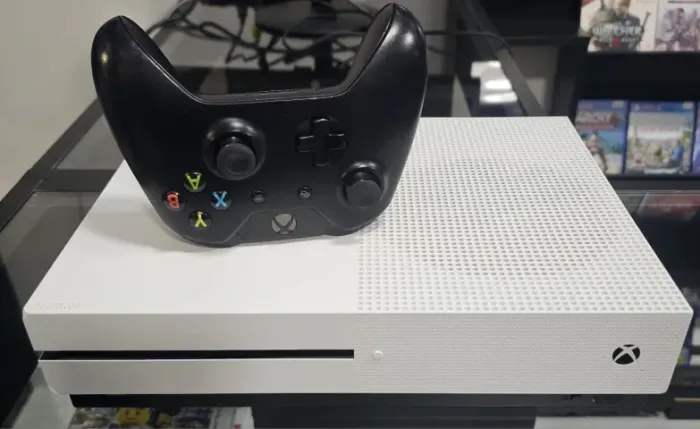 XBOX ONE S 500GB USADO COM GARANTIA LOJA FÍSICA