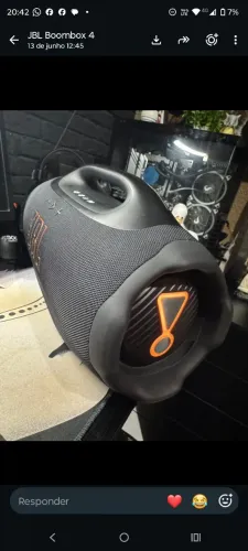 Vendo boombox 4 apenas tocando no carregador tem nota fiscal