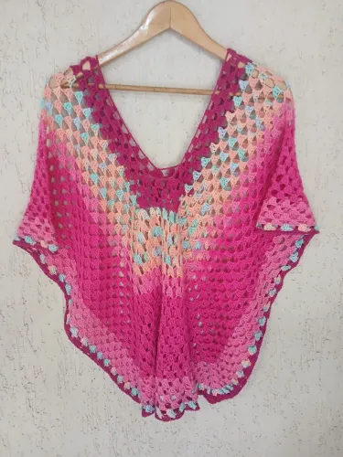 Blusa Crochê Femenina. 100% artesanal. Nova