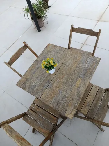 Mesa com cadeiras