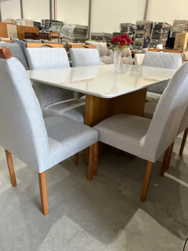 Mesa com 6 Cadeiras QUEIMA DE MOSTRUÁRIO