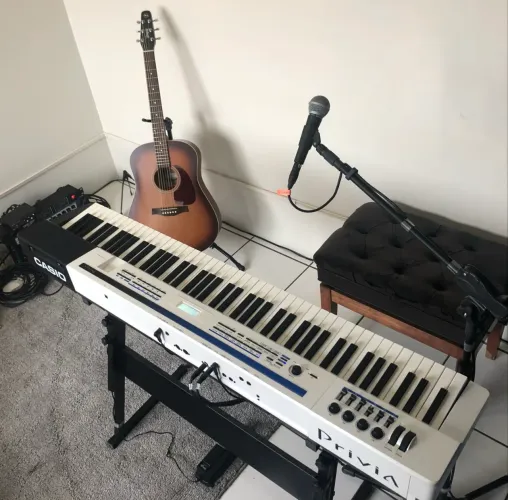 Piano Digital 88 teclas Casio Px5s c/ semi case 
