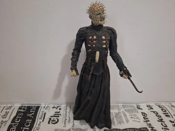 Pinhead 1/4 NECA