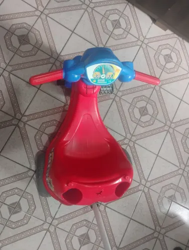 Velotrol com pés de apoio