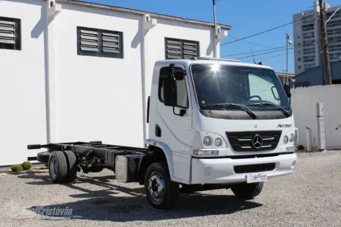 Mercedes Benz 815 2021 chassi