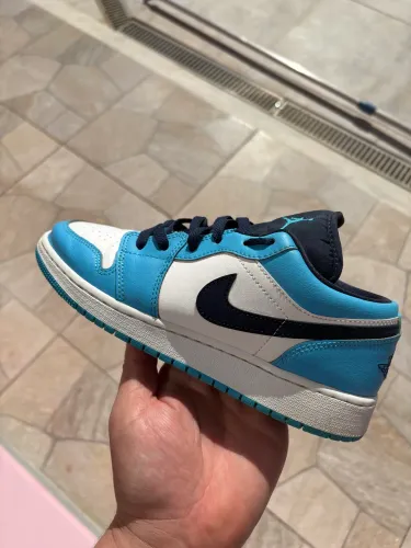 Air Jordan UNC 