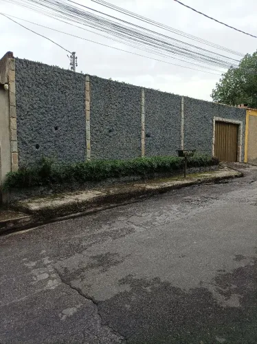 Vendo casa no centro de Contagem