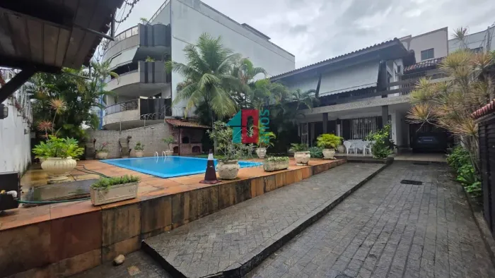 Recreio dos Bandeirantes | Casa de Rua 4 quartos, sendo 2 suites