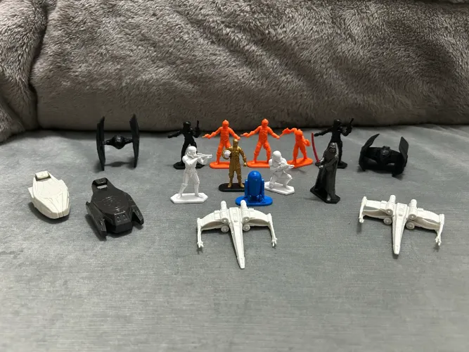 Conjunto com 16 peças do Star Wars Command - Death Star Strike