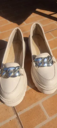 Mocassim creme super estiloso