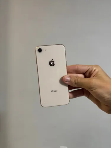 IPHONE 8