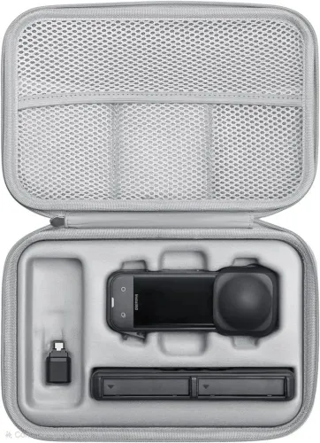 Camera Insta360 x5 360 com 1 bateria, lente extra e bastao