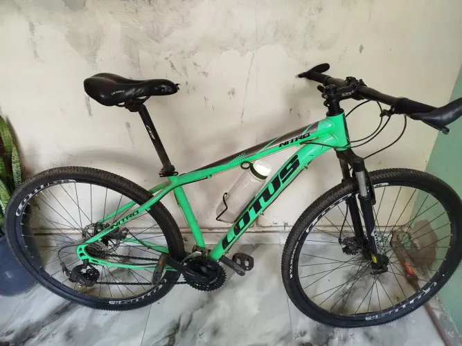 Bicicleta lótus com K7 8V