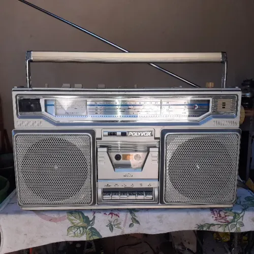 radio boonbox polyvox disponivel somente para troca p outros radio vintage