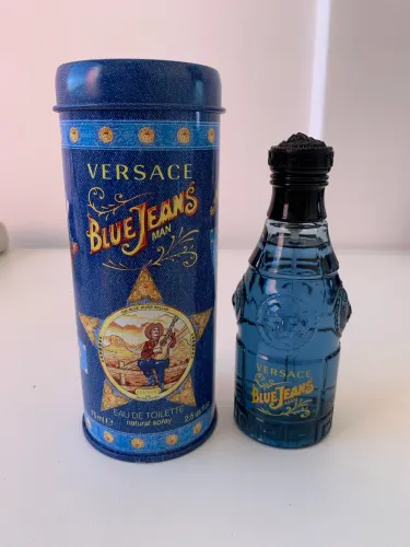 Perfume masculino Blue Jeans, da Versace
