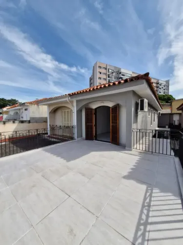 Linda casa com 3 dormitórios para venda na Vila Sônia.