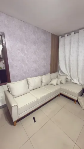 Sofá semi novo comprado a um mês atrás
