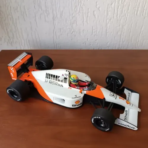 Miniatura McLaren MP 4/6 - 1991