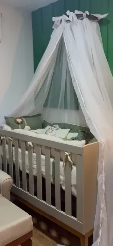 Vendo berço Theo evolutivo 4 em 1 ( vira cama)