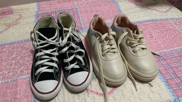 2 Pares de Calçados De Menina