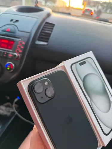 iPhone 15 128GB Preto