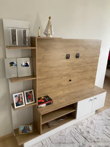 PAINEL DE TV NÃO PRECISA FURAR PAREDE