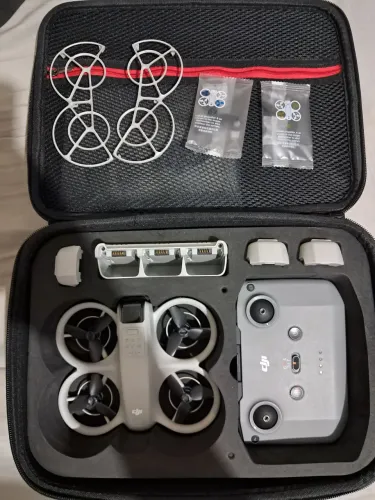 Vendo DJI NEO FLY MORE COMBO