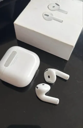 AirPods 4
