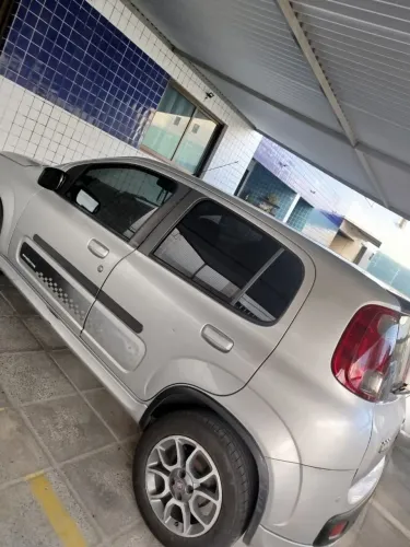 Fiat Uno Sporting 1.4 EVO Fire Flex 8V 4P 2012