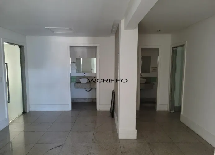 Sala comercial na Av Champagnat, Praia da Costa.