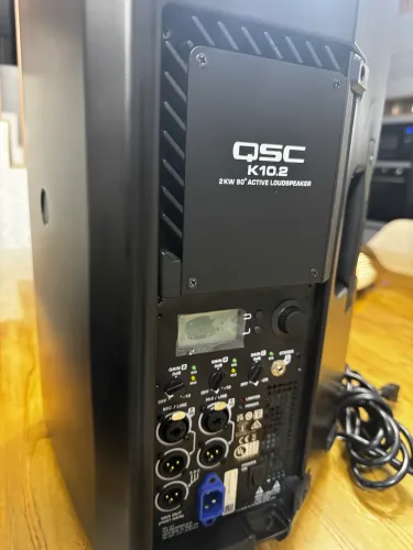 Caixa ativa QSC k10.2