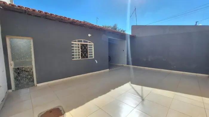 Casa na laje recém formada de 2 Quartos /1 suíte - Aceita Financiamento, carro e APT de me