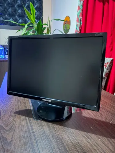 Monitor Samsung LCD 19" Widescreen