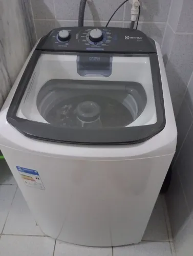 Máquina de lavar Eletrolux 13kg. Menos de 3 meses de comprada.