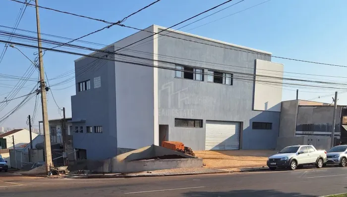 Sala comercial para locação na Av. Saul Elkind com um sanitário e uma vaga novo