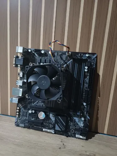 PLACA MAE + PROCESSADOR INTEL