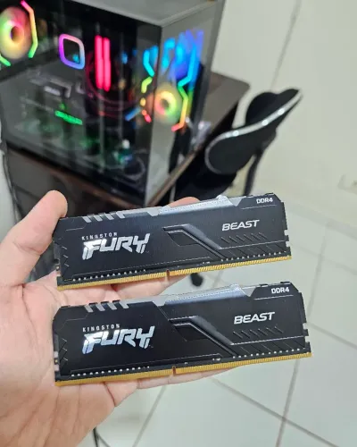 Kit Memória RAM Kingston FURY Beast RGB 16GB (2x8GB) DDR4 3200MHz