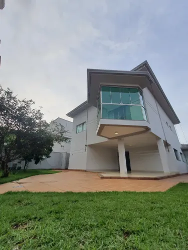 Sobrado para aluguel possui 230 metros quadrados com 4 quartos em Jardins Madri - Goiânia