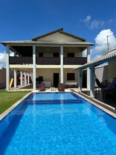 Casa duplex solta com quatro suítes  na Caponga - 459m² 