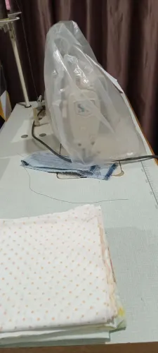 Máquina de costura industrial reta