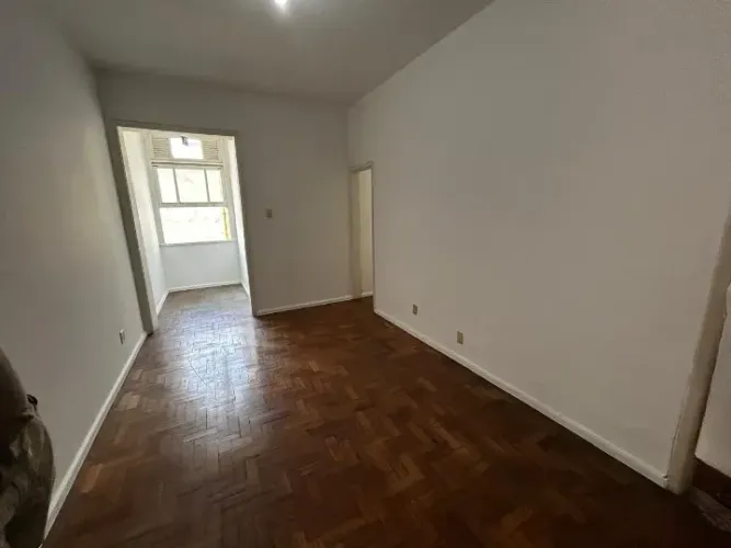 2 Dormitórios (0 Suítes) 0 Vagas 2 Banheiros 65 M² (área últil)