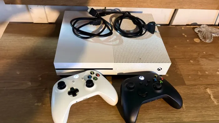 Xbox One S. Aceito trocas. Parcelo. 