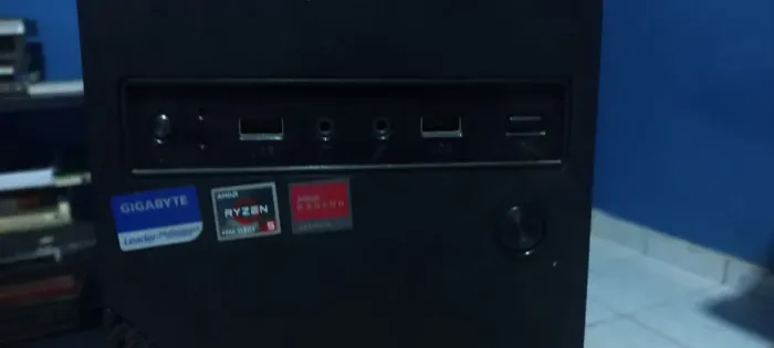 PC Gamer Ryzen 5 4600G | RX 550 4GB | 16GB RAM 3200MHz | SSD 120GB | RGB