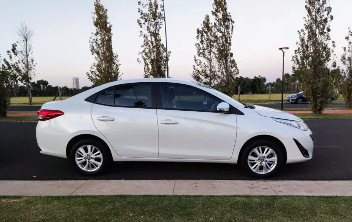 Toyota Yaris XL Sedan 1.5 Flex 16V 4P Aut. 2019