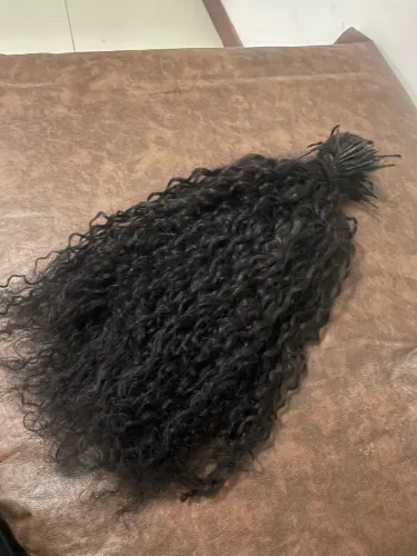 Cabelo natural cacheado 