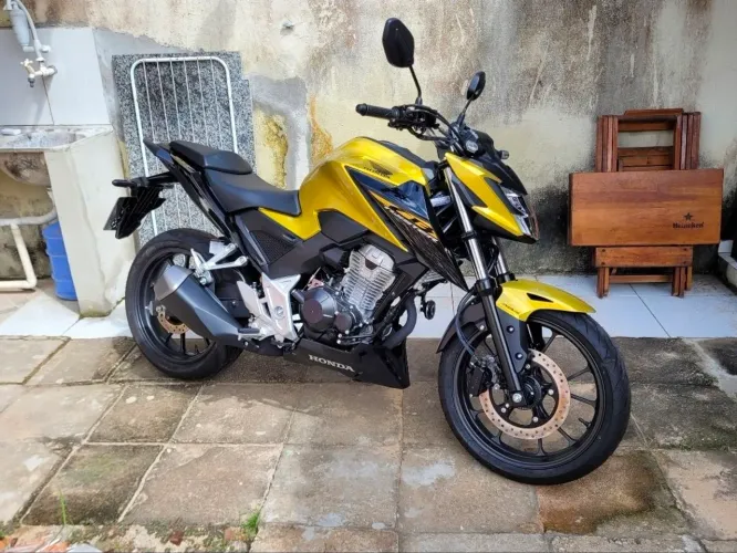 HONDA CB300F 2024